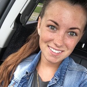 Meet your Posher, Courtney